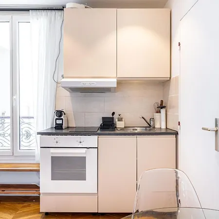 Guestready - Peace And Comfort In The 19Th Parijs Buitenkant foto